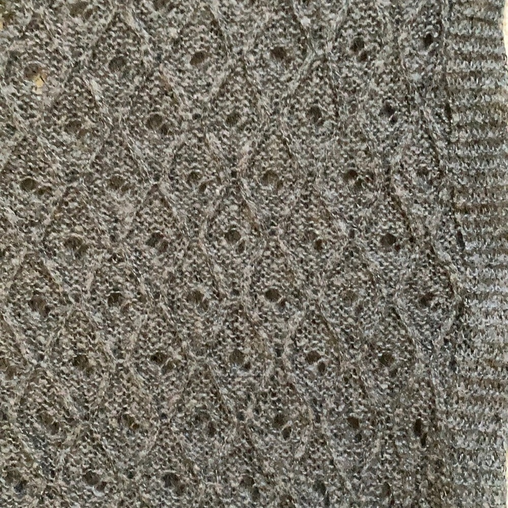 5/20🔴 Gray Knit Loop Scarf Very Soft. Supper Cute - Picture 3 of 4